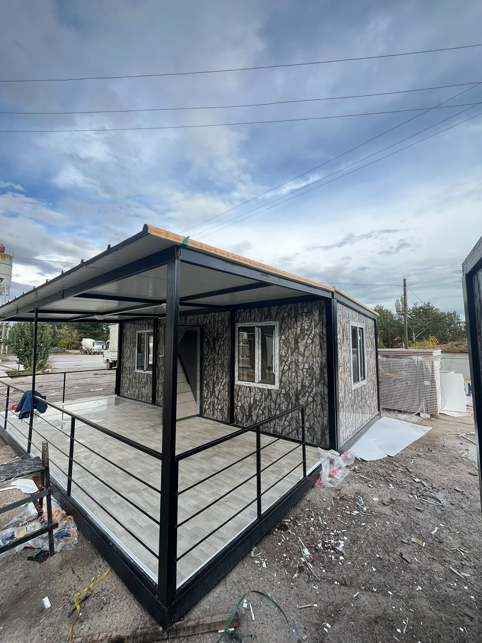 ROYSAL Yapı verandalı konteyner ev modeli